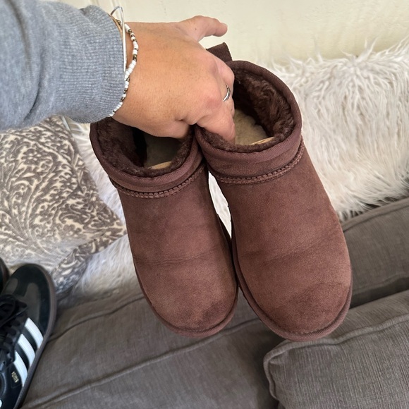 Ultra mini Uggs Brown Suede Ankle Boots size 6 - Picture 11 of 14